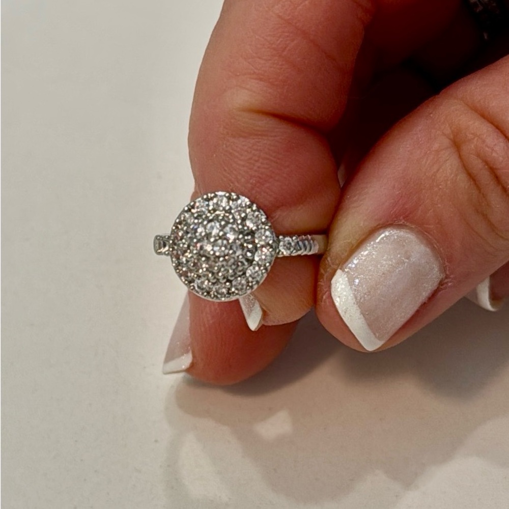 Looks real! NEW Cubic Zirconia Elevated cocktail Ring ! 7 Sterling Silver Plated